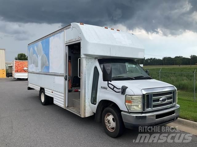 Ford E-350 Skapbiler