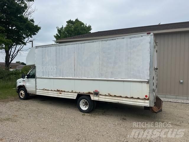 Ford E-350 Skapbiler