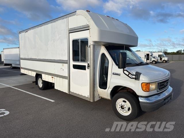 Ford E-350 Skapbiler