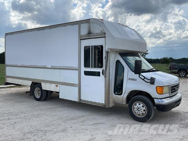 Ford E-350 Skapbiler