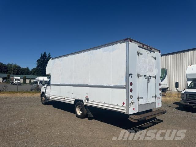 Ford E-350 Skapbiler