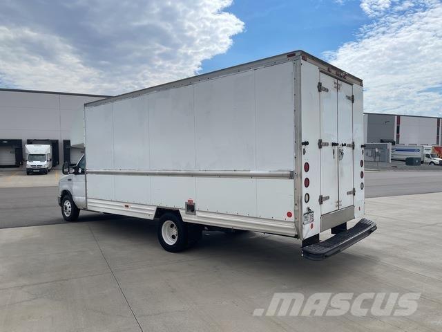 Ford E-350 Skapbiler