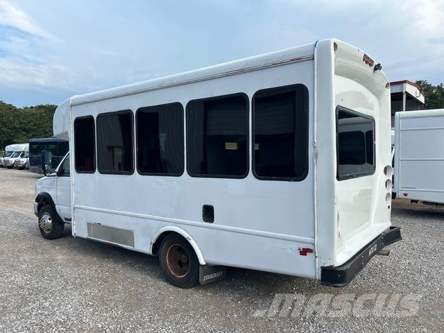Ford E-350 Minibusser