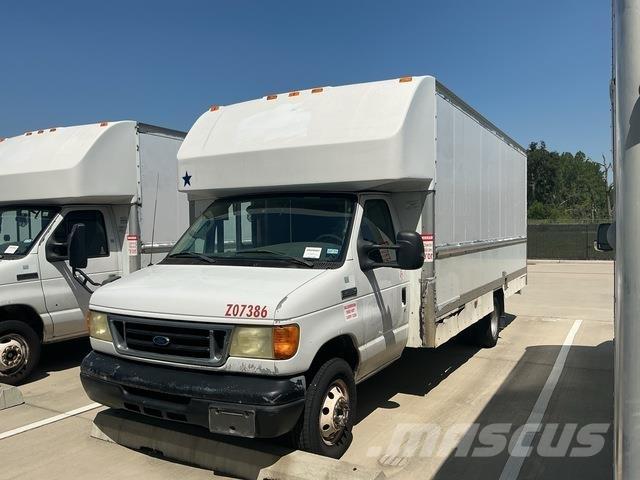 Ford E-350 Lette lastebiler