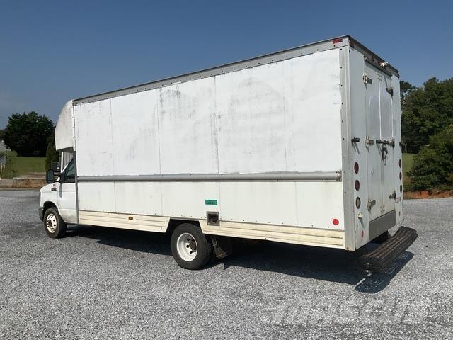 Ford E-350 Skapbiler