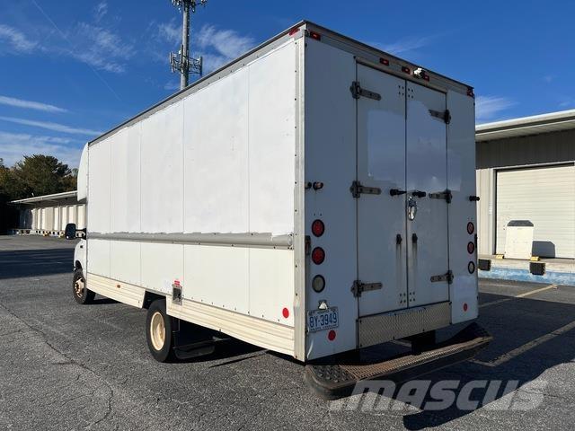 Ford E-350 Skapbiler