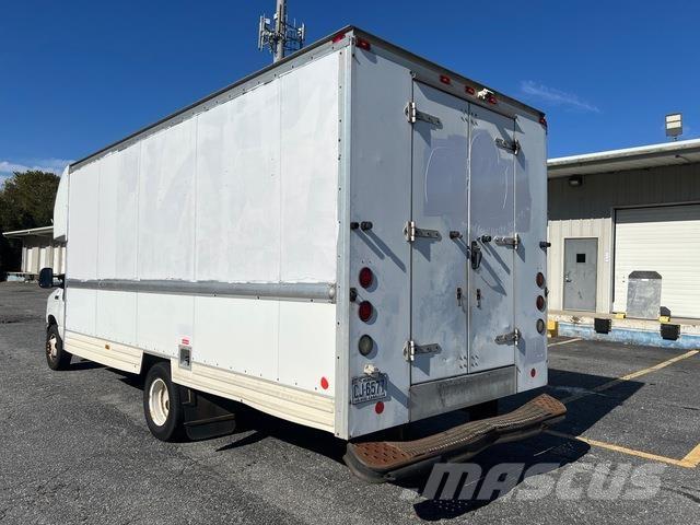 Ford E-350 Skapbiler