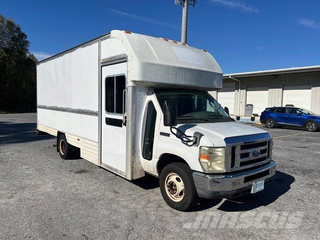 Ford E-350 Skapbiler