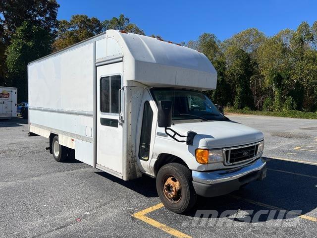 Ford E-350 Skapbiler