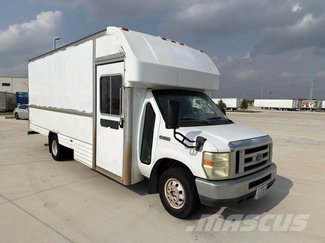 Ford E-350 Skapbiler