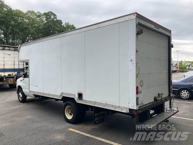 Ford E-450 Skapbiler