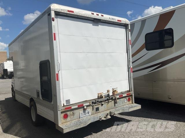 Ford E-450 Skapbiler