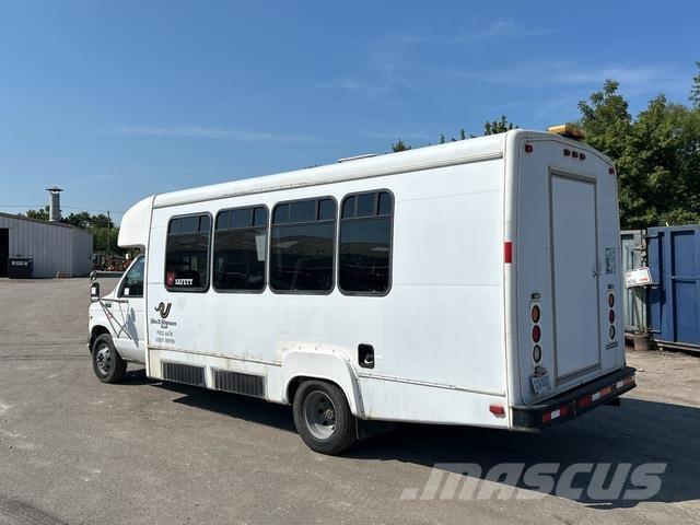 Ford E-450 Minibusser