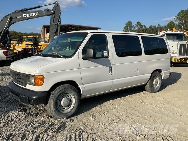 Ford Econoline Personbiler
