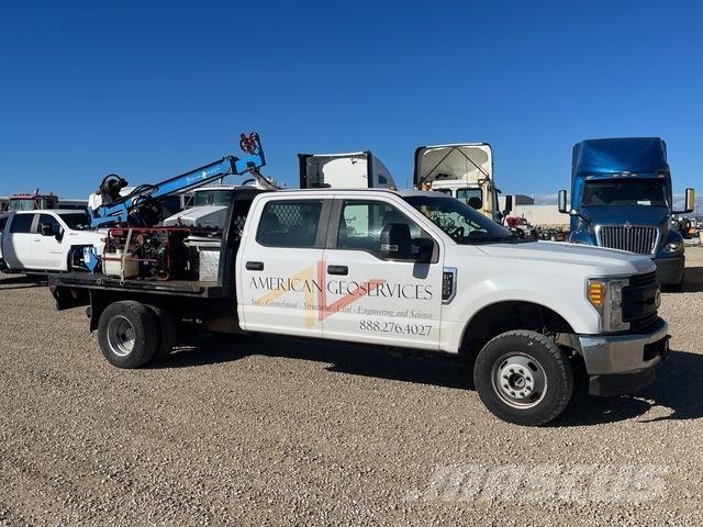 Ford F-350 Borrigg lastebilmontert