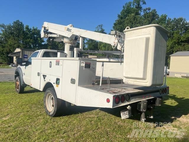 Ford F-450 Bilmontert lift