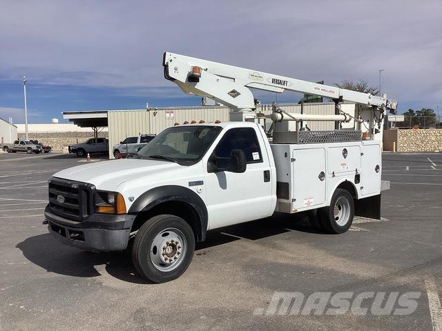 Ford F-450 Bilmontert lift