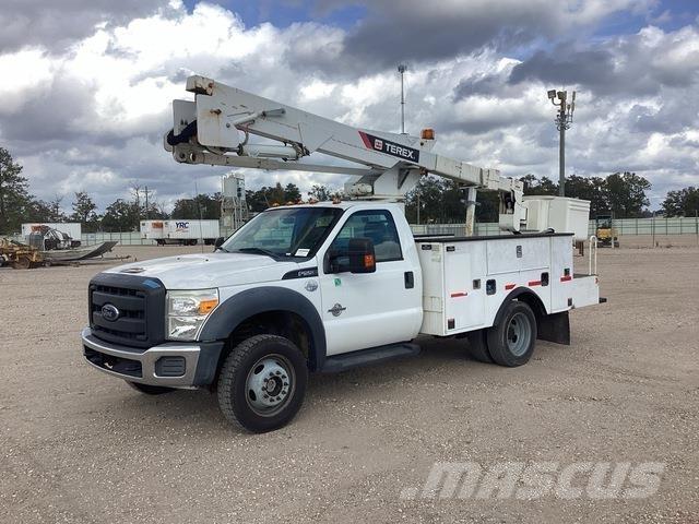 Ford F-550 Bilmontert lift