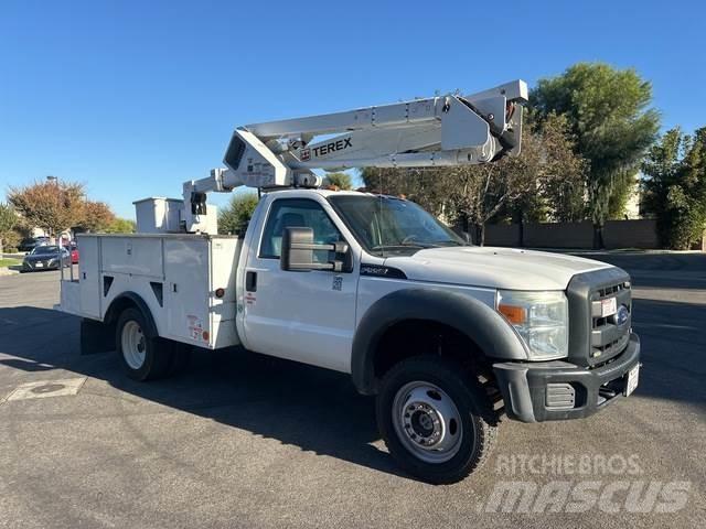 Ford F-550 Bilmontert lift