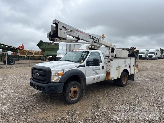 Ford F-550 Bilmontert lift