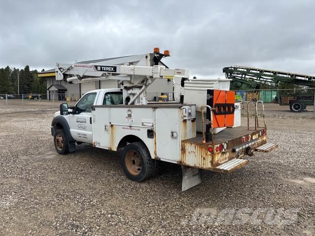 Ford F-550 Bilmontert lift