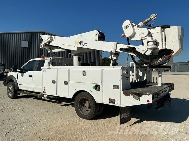 Ford F-550 Bilmontert lift