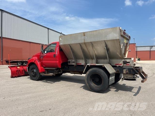 Ford F-650 Snøploger- og skjær
