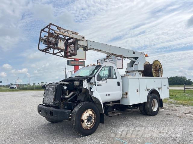 Ford F-650 Bilmontert lift