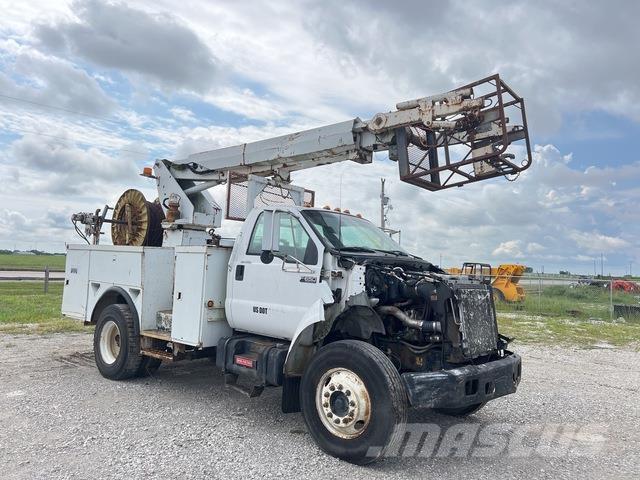 Ford F-650 Bilmontert lift