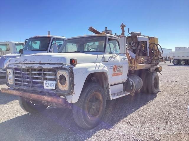 Ford F-700 Borrigg lastebilmontert