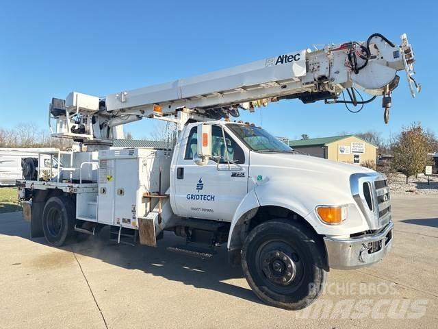 Ford F-750 Borrigg lastebilmontert