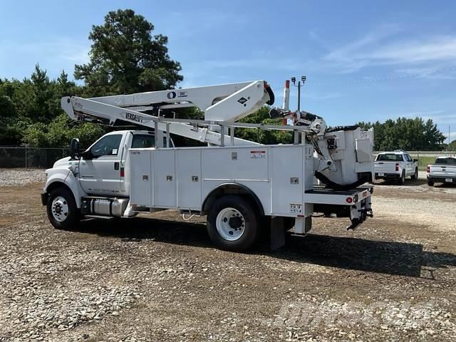 Ford F-750 Bilmontert lift
