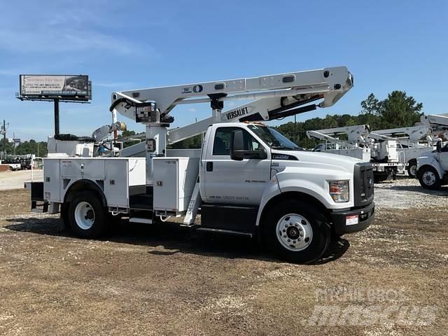 Ford F-750 Bilmontert lift