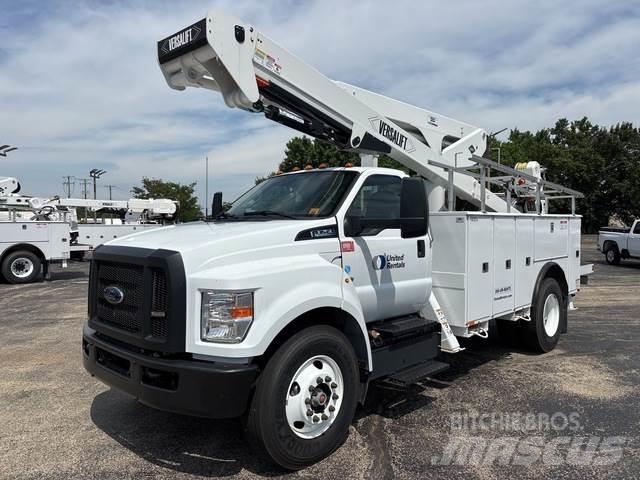 Ford F-750 Bilmontert lift