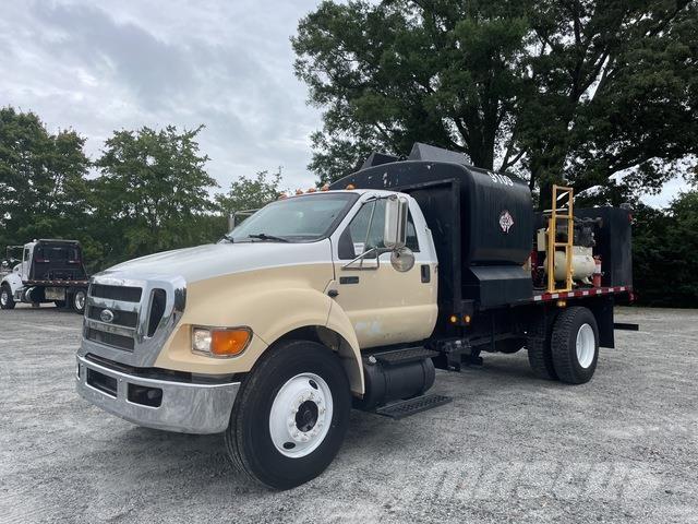 Ford F-750 Tankbiler