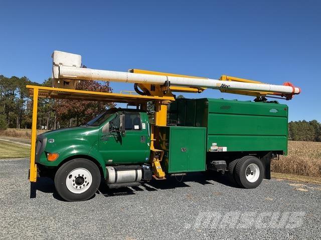 Ford F-750 Bilmontert lift