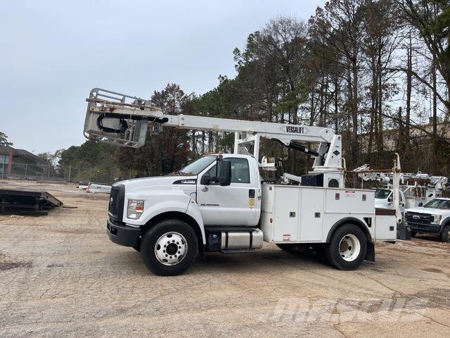 Ford F-750 4X2 Bilmontert lift