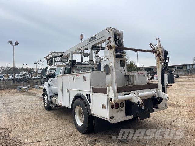 Ford F-750 4X2 Bilmontert lift