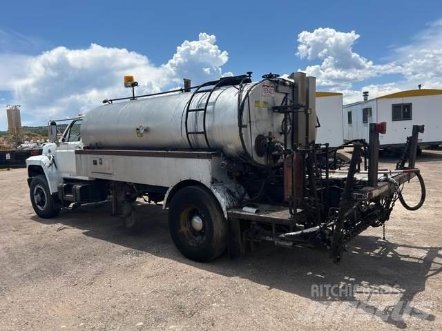 Ford F700 Betongbiler
