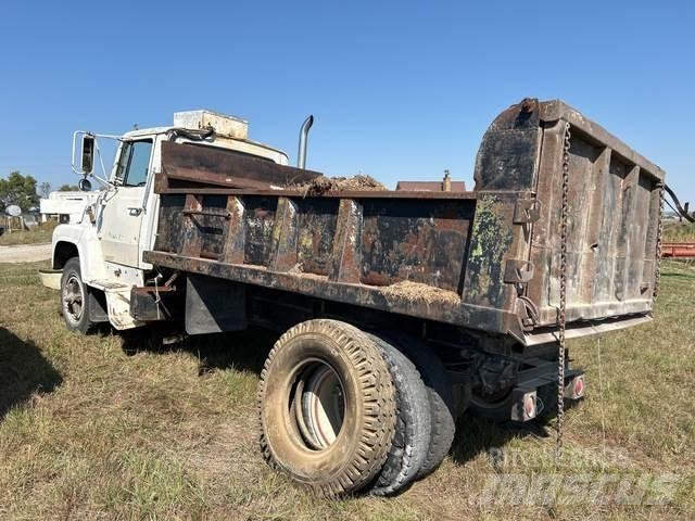 Ford F7000 Tippbil