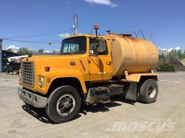 Ford L8000 Vanningsvogn for støvdemping