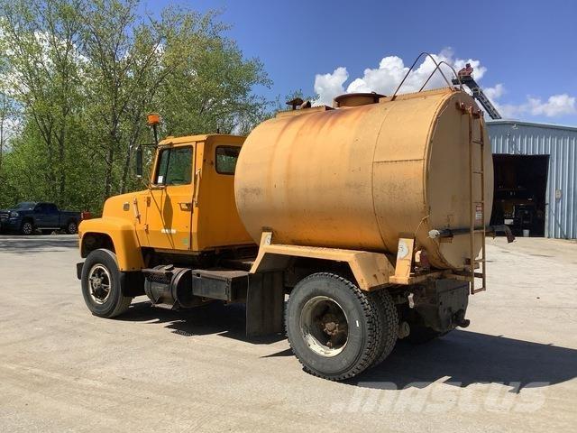 Ford L8000 Vanningsvogn for støvdemping