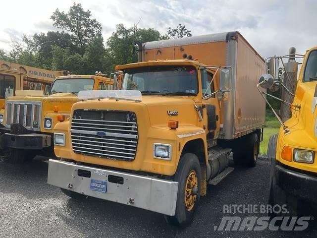 Ford L8000F Skapbiler