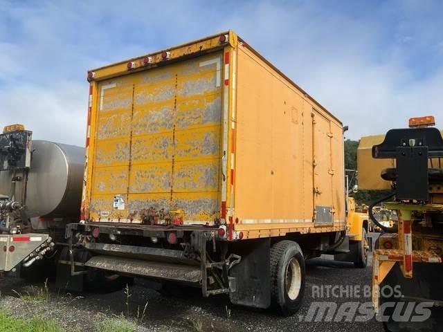 Ford L8000F Skapbiler
