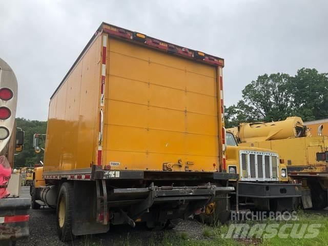 Ford L8000F Skapbiler