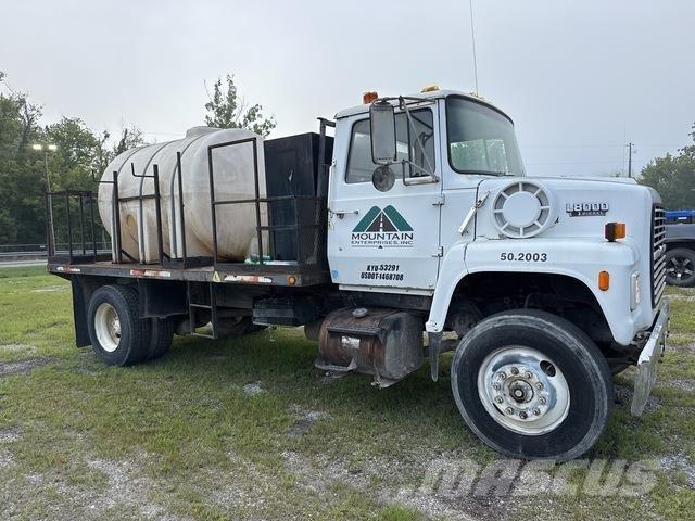 Ford LNT8000 Tankbiler