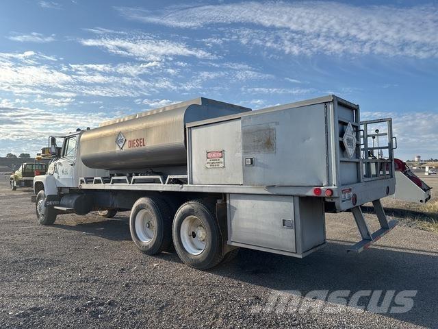 Ford LT8000 Tankbiler