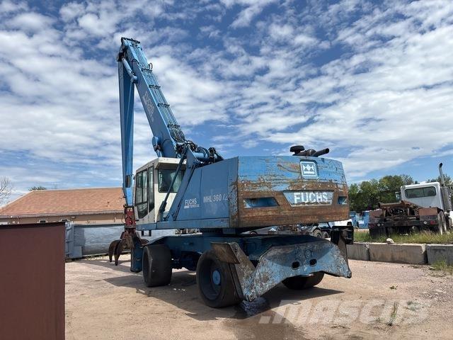 Fuchs MHL360 Gravemaskiner for avfallshåndtering
