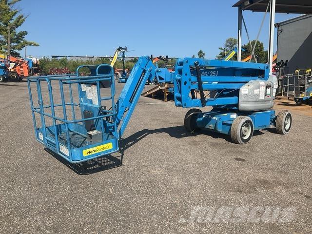 Genie Z-45/25J Leddede bomlifter