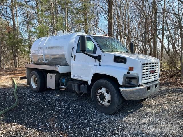 GMC C6500 Slamsugere